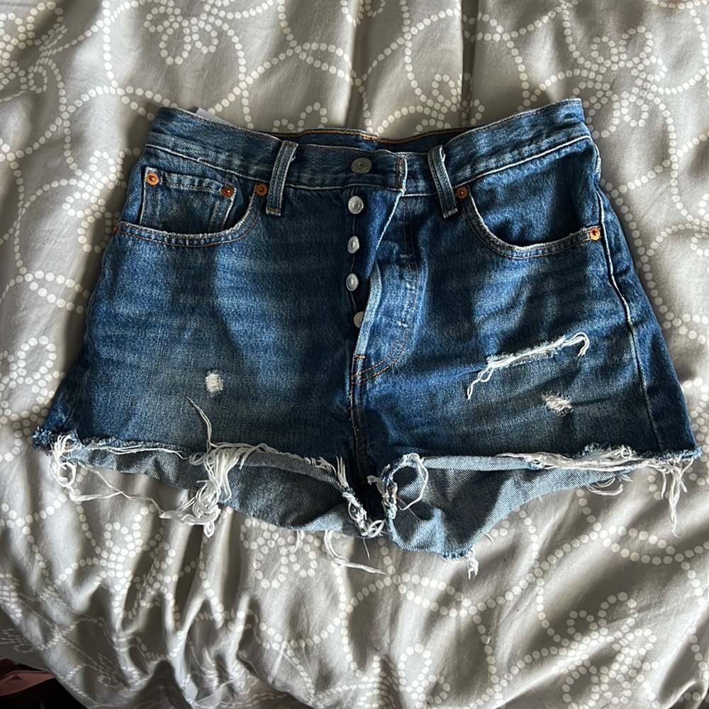 LEVI’s mid waist distressed dark wash denim shorts